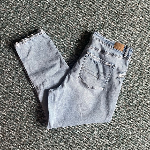 American Eagle Outfitters Denim - American Eagle Mom Jeans Stretch High Rise